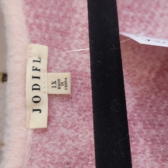 JodiFl Leopard Sweater - Picture 5 of 6